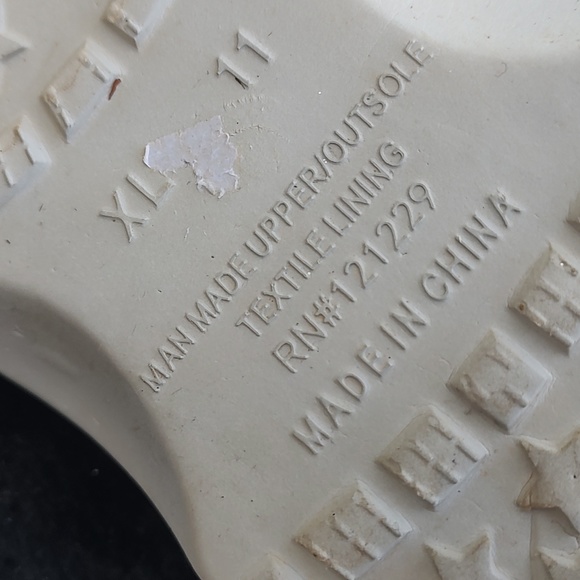 SILVER SHOES - Picture 7 of 7